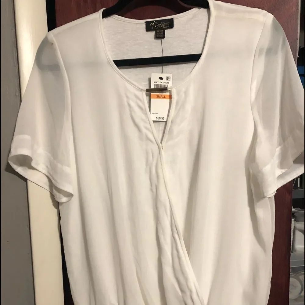 NWT Thalia sodi blouse size S.      C